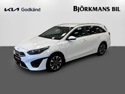 Vit (/hw2/ deluxe white) Begagnad 2022 Kia Ceed Sportswagon Advance Kombi | 289 900 kr