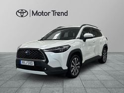 Vit Begagnad 2023 Toyota Corolla Cross Executive SUV | 359 900 kr (Marknadspris)