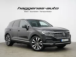Svart Begagnad 2018 VW Touareg Executive SUV | 469 000 kr (Marknadspris)