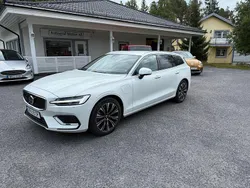 Vit Begagnad 2023 Volvo V60 Core Kombi | 419 900 kr (Lite dyr)