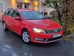 Röd Begagnad 2015 VW Passat Kombi | 104 000 kr (Superpris)