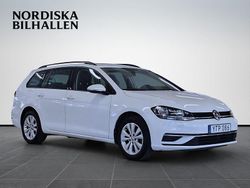 Vit Begagnad 2018 VW Golf VII Kombi | 179 795 kr (Marknadspris)