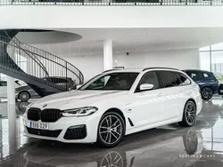 Vit (alpinvit) Begagnad 2022 BMW 530e M Sport Kombi | 439 000 kr (Dyr)