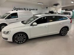 Vit Begagnad 2014 Volvo V60 Momentum Kombi | 89 900 kr (Marknadspris)