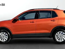 Orange (energetic orange metallic) Begagnad 2022 VW T-Cross Life SUV | 194 900 kr (Marknadspris)