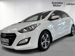Vit Begagnad 2015 Hyundai i30 Comfort Halvkombi | 109 200 kr (Bra pris)