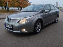 Ljusgrå Begagnad 2009 Toyota Avensis Business Edition Kombi | 44 900 kr (Lite dyr)
