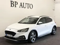 Vit Begagnad 2021 Ford Focus Active Halvkombi | 159 900 kr (Marknadspris)