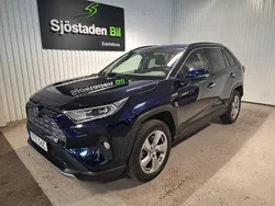 Mörkblå Begagnad 2021 Toyota RAV4 Hybrid Executive SUV | 359 900 kr (Marknadspris)