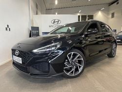 Svartmetallic Begagnad 2022 Hyundai i30 N Line Kombi | 269 500 kr (Marknadspris)