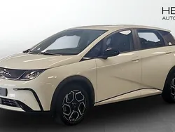 Gul (yellow) Begagnad 2023 BYD Dolphin Comfort Halvkombi | 389 900 kr