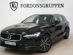 Svart Begagnad 2019 Volvo V60 Momentum Kombi | 229 800 kr (Marknadspris)