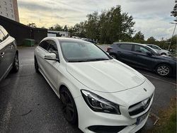 Vit Begagnad 2018 Mercedes CLA180 Shooting Brake AMG Kombi | 180 000 kr (Marknadspris)