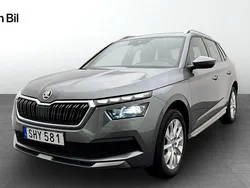 Grå Begagnad 2023 Skoda Kamiq Style SUV | 274 900 kr (Marknadspris)