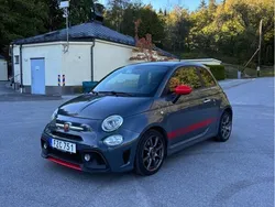 Grå Begagnad 2018 Abarth 595 Halvkombi | 132 000 kr (Dyr)