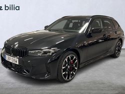 Black sapphire metallic Begagnad 2025 BMW 330 M Sport Kombi | 589 900 kr