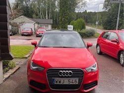 Röd Begagnad 2013 Audi A1 Sportback Halvkombi | 90 000 kr (Marknadspris)