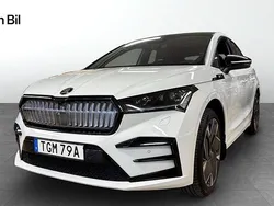 Vit (moon white metallic) Ny 2024 Skoda Enyaq iV SUV | 569 900 kr (Marknadspris)