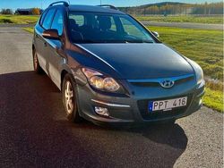 Grå Begagnad 2010 Hyundai i30 Kombi | 54 900 kr (Marknadspris)