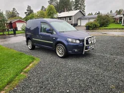 Blå Begagnad 2015 VW Caddy Minibuss | 135 000 kr (Marknadspris)