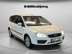 Vit Begagnad 2006 Ford Focus Kombi | 25 900 kr (Marknadspris)