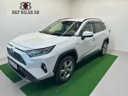 Vit Begagnad 2019 Toyota RAV4 Hybrid Executive SUV | 320 000 kr (Bra pris)
