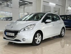 Vit Begagnad 2014 Peugeot 208 Halvkombi | 54 900 kr (Bra pris)