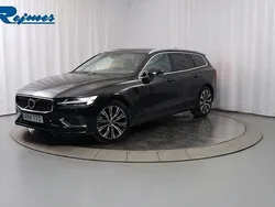 Svart Begagnad 2023 Volvo V60 Core Kombi | 359 900 kr (Marknadspris)