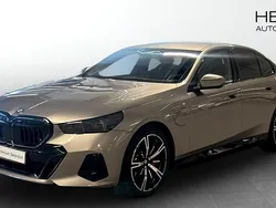 Grå (grey) Begagnad 2025 BMW 530e M Sport Sedan | 678 700 kr (Superpris)