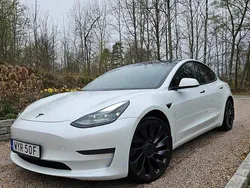 Vit Begagnad 2021 Tesla Model 3 Performance Sedan | 279 000 kr (Marknadspris)