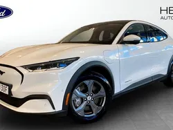 Vit (white) Begagnad 2021 Ford Mustang Mach-E Standard Range SUV | 324 900 kr (Marknadspris)