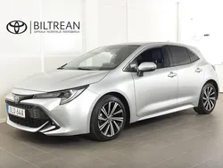 Silver (silver metallic) Begagnad 2022 Toyota Corolla Style Halvkombi | 239 900 kr (Marknadspris)