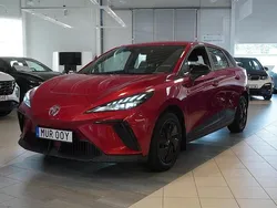 Röd Begagnad 2023 MG MG4 EV Halvkombi | 219 900 kr (Marknadspris)