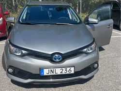 Grå Begagnad 2018 Toyota Auris Touring Sports Comfort Kombi | 162 000 kr (Marknadspris)