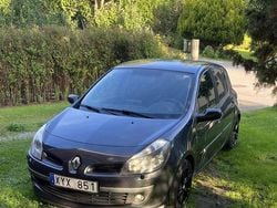Grå Begagnad 2006 Renault Clio II Halvkombi | 18 000 kr