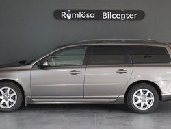 Grå Begagnad 2007 Volvo V70 Momentum Kombi | 69 900 kr (Marknadspris)