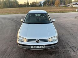 Silver Begagnad 2002 VW Golf IV Basis Halvkombi | 29 500 kr (Marknadspris)