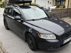 Silver Begagnad 2010 Volvo V50 Momentum Kombi | 39 999 kr (Marknadspris)