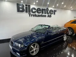 Mörkblå Begagnad 1993 BMW 325 Cabriolet Cab | 99 900 kr