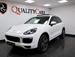 Vit Begagnad 2015 Porsche Cayenne Chrono SUV | 299 000 kr (Marknadspris)
