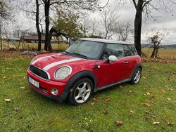 Röd Begagnad 2007 Mini Cooper Halvkombi | 32 000 kr (Marknadspris)
