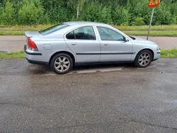 Grå Begagnad 2004 Volvo S60 Sedan | 12 000 kr (Superpris)