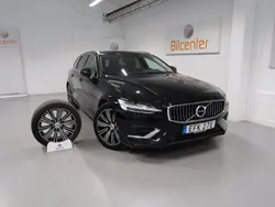 Svart Begagnad 2022 Volvo V60 Kombi | 319 900 kr (Bra pris)