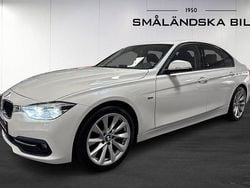 Vit Begagnad 2017 BMW 320 Sport Line Sedan | 179 000 kr