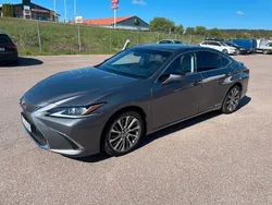 Grå Begagnad 2019 Lexus ES300H Executive Line Sedan | 389 000 kr (Dyr)