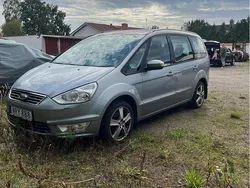 Grå Begagnad 2015 Ford Galaxy Trend Minibuss | 65 000 kr (Superpris)