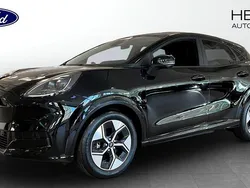 Svart (black) Begagnad 2025 Ford Puma Gen-E Kombi | 398 000 kr