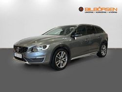 Grå Begagnad 2017 Volvo V60 CC Standard Kombi | 229 900 kr (Lite dyr)