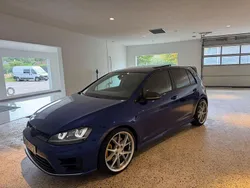 Blå Begagnad 2013 VW Golf VII R Halvkombi | 189 900 kr (Marknadspris)
