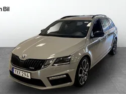 Mörkgrå (steel grey) Begagnad 2017 Skoda Octavia Kombi | 209 900 kr (Dyr)